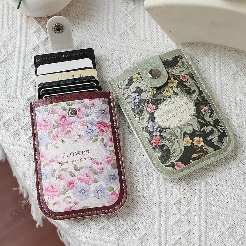Porte-cartes portable adorable avec plusieurs emplacements pour cartes - Organisateur de cartes d'identité, de cartes bancaires et de cartes de bus pour femmes