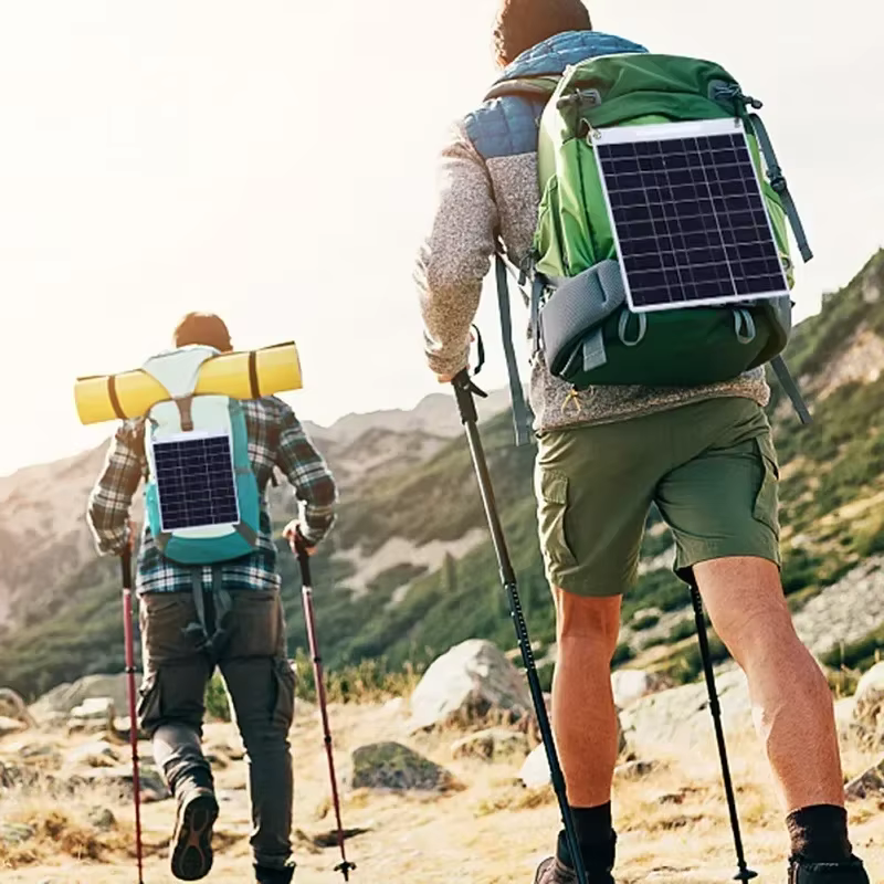 ​ Plaque de charge solaire portable ​ ​   – Pliable et léger, alimentation d'urgence pour les activités de plein air, construction durable