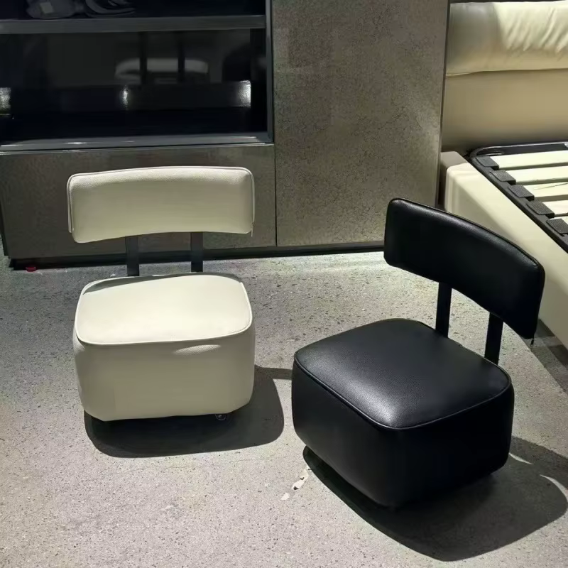 Chaise simple pivotante