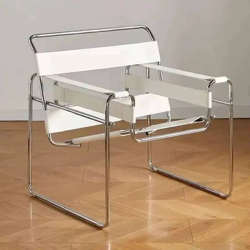 Chaise de salon industrielle Vassili de style nordique médiéval, modèle individuel Bauhaus en cuir de selle, chaise de vanité rouge tendance, mobilier