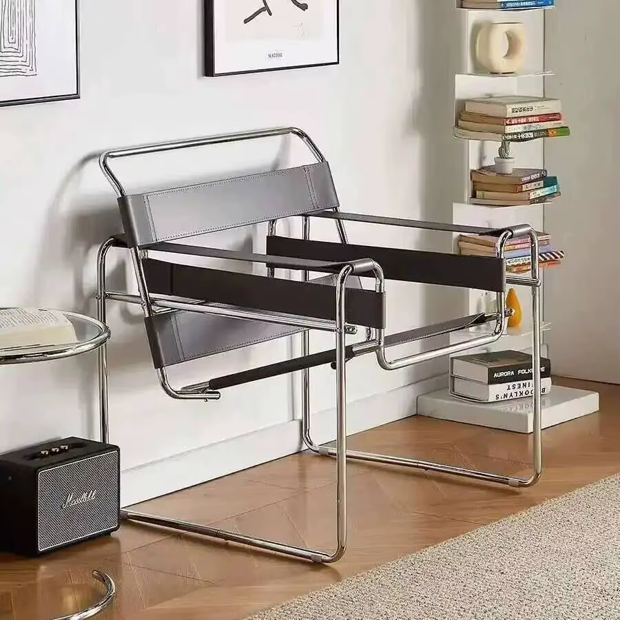 Chaise de salon industrielle Vassili de style nordique médiéval, modèle individuel Bauhaus en cuir de selle, chaise de vanité rouge tendance, mobilier