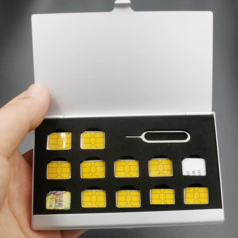 Boîtier de rangement portable en aluminium pour cartes SIM et cartes mémoire Nano avec 12 emplacements pour cartes SIM et 1 emplacement pour carte PIN
