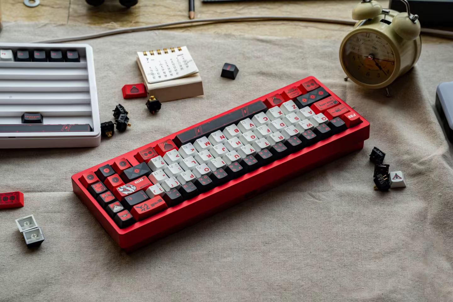 Weikav Nut65 Kit de clavier de jeu mécanique en aluminium Structure de joint ressort à lames plaque FR4 Tri Mode 6000mAh