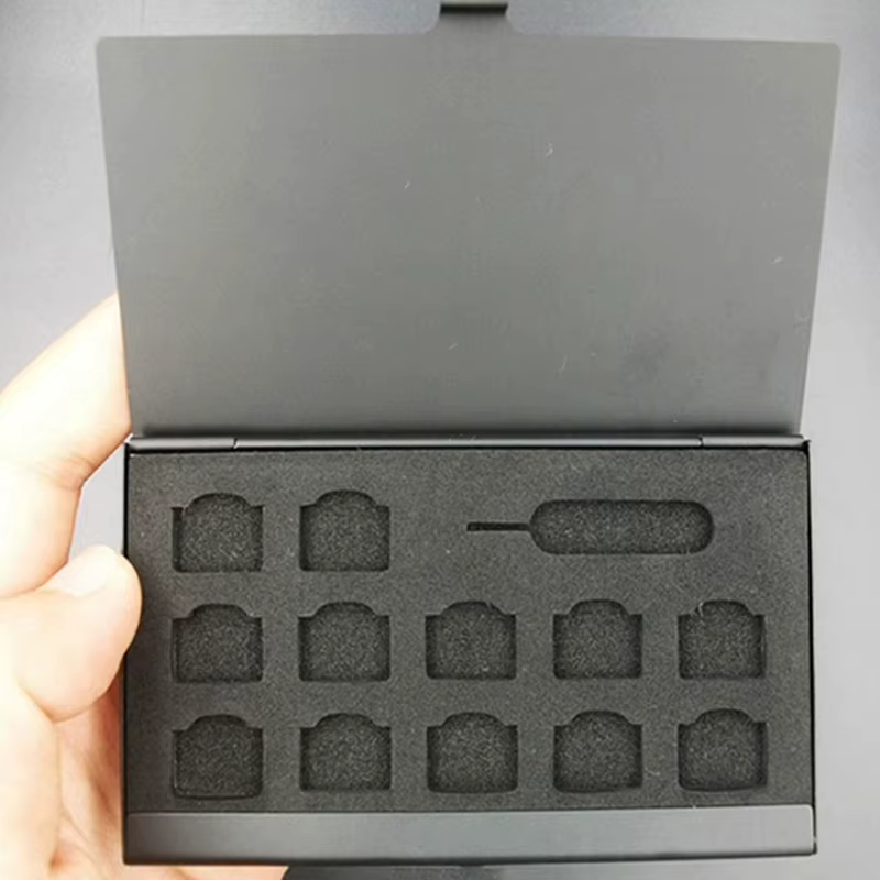 Boîtier de rangement portable en aluminium pour cartes SIM et cartes mémoire Nano avec 12 emplacements pour cartes SIM et 1 emplacement pour carte PIN