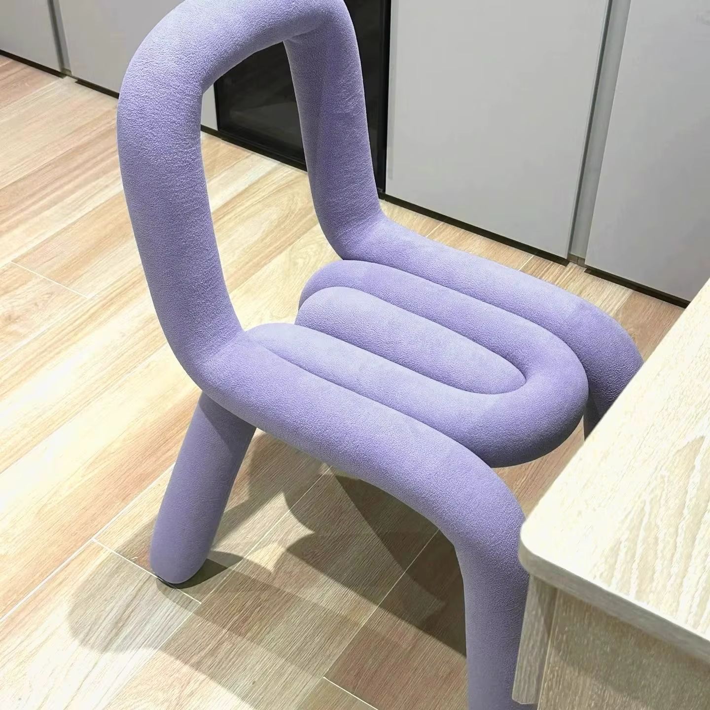 Chaise de maquillage en velours irrégulier en peluche pour chambre de filles