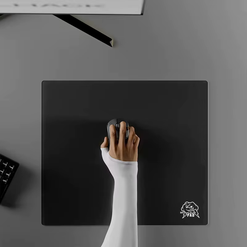 Tapis de souris de jeu en verre Skypad SORA noir et blanc